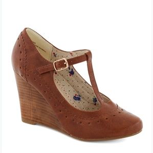 Brown t strap wedges, size 6